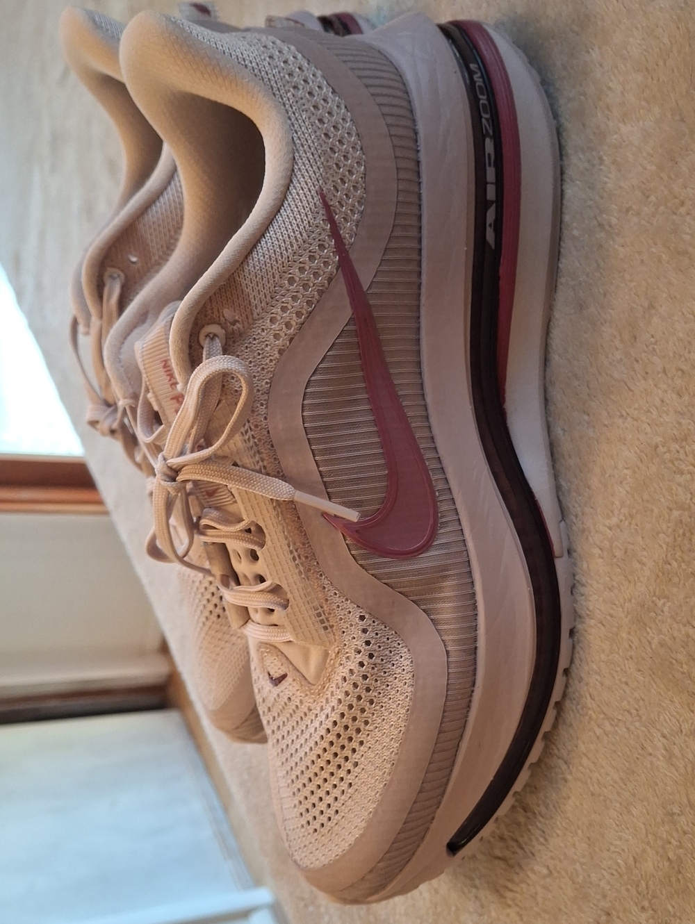 Nike Women’s Pegasus Premiun Slit Red Sweet Bett Running Shoes